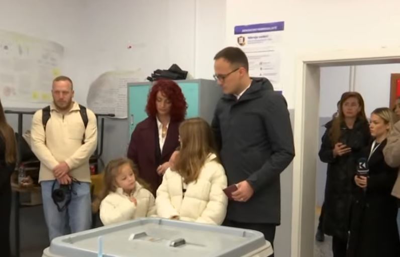 Voton Alban Hyseni në Gjilan