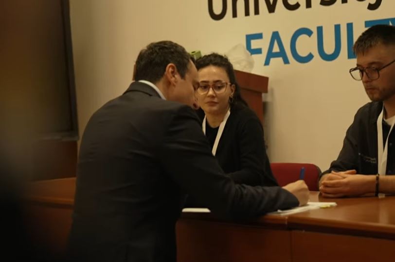 Voton kryeministri në detyrë Albin Kurti