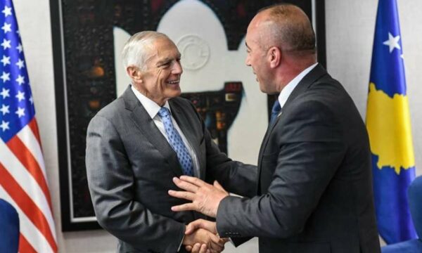 Clark: Haradinaj ishte komandant i fuqishëm dhe i pavarur në natyrë, prandaj dola në konkluzione se s’kishte komandë dhe kontroll