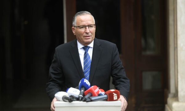 Hamza: PDK gati për zgjedhje, Kosova ka nevojë për qeveri që punon, jo për improvizime e ikje nga përgjegjësia