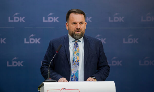 Rukiqi i reagon Muratit për buxhetin: Pyete Konjufcën çfarë ka konfirmuar te presidentja, nëse guxon prej Dejonës