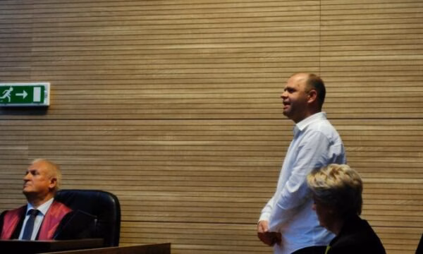 Ish-nënkryetari i Kllokotit dënohet me 1 vit burg, përmes kërcënimit siguronte vota për Listën Serbe