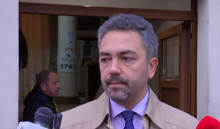 Voton kryetari i KQZ-së, Radoniqi: Bëj apel që të respektohen rregullat e KQZ dhe ligji i zgjedhjeve