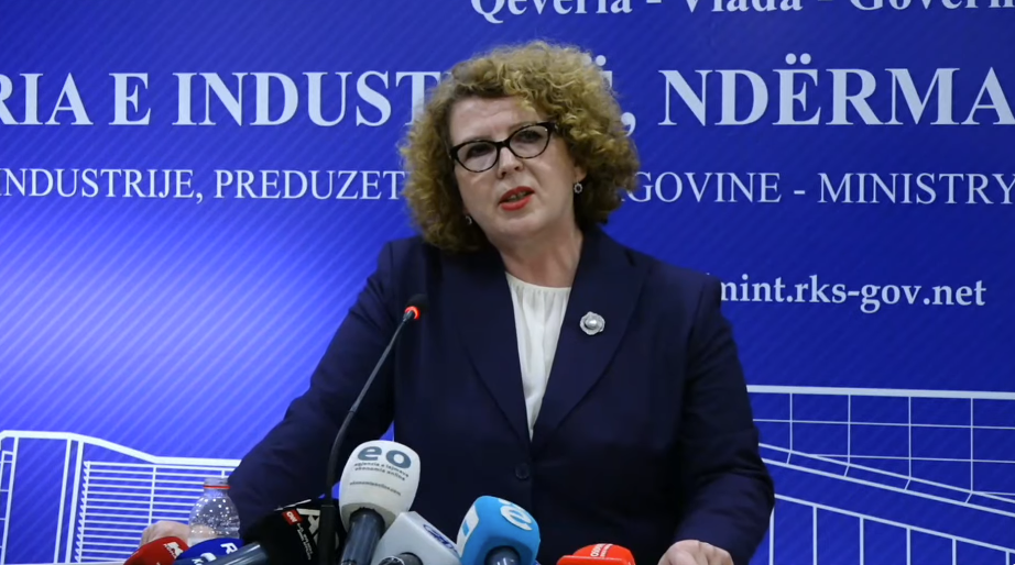 Çka deklaroi ministrja në detyrë për akuzat, rezervat shtetërore dhe certifikatat e sigurisë