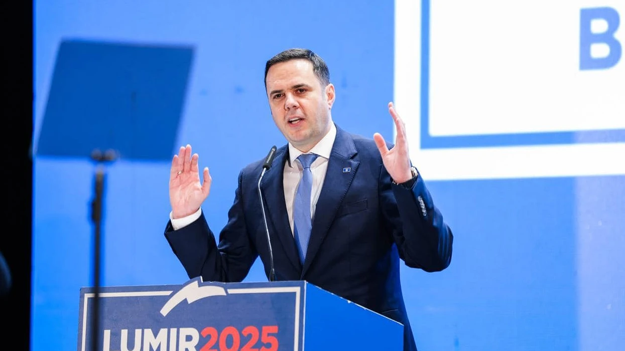Lumir Abdixhiku: Prishtina nuk mbahet peng – bllokada e Kryeqytetit është akti më i rëndë i pushtetit të Kurtit