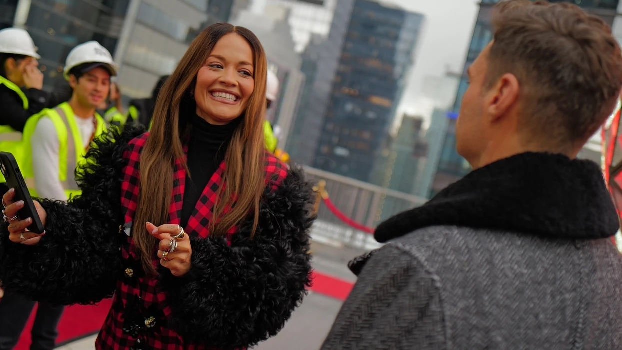 Rita Ora: Rritja si një fëmijë refugjat më formësoi, prindërit e mi ikën nga Kosova për shkak të përndjekjes ndaj shqiptarëve