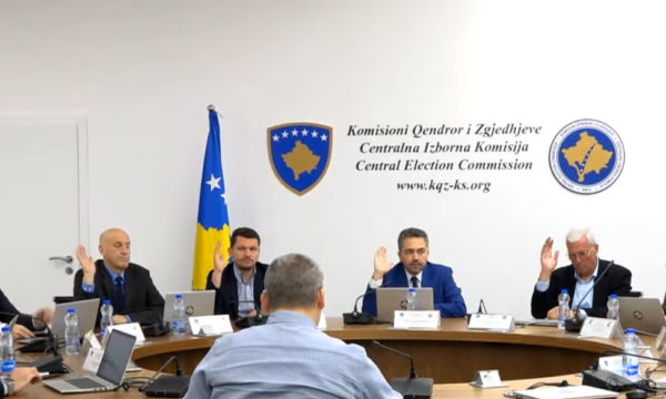 KQZ mblidhet prapë për buxhetin, anëtarët e ish-opozitës kërkojnë që diapsorës t’iu dërgohen me postë fletëvotimet origjinale