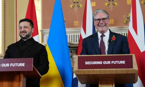 Zelenskyy dhe Starmer zhvillojnë një telefonatë “shumë produktive”