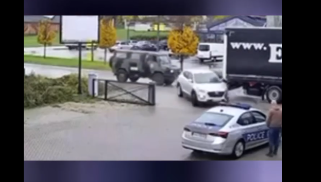 Policia jep detaje për rastin në Pejë ku polici përplaset për kamioni nga vetura