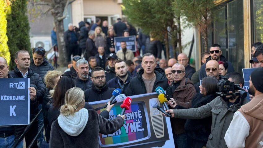 Sindikata e punëtorëve të RTK-së reagon pasi Qeveria ndau paratë për paga
