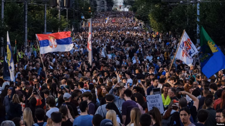 Çështja e Kosovës në betejën për pushtet në Serbi