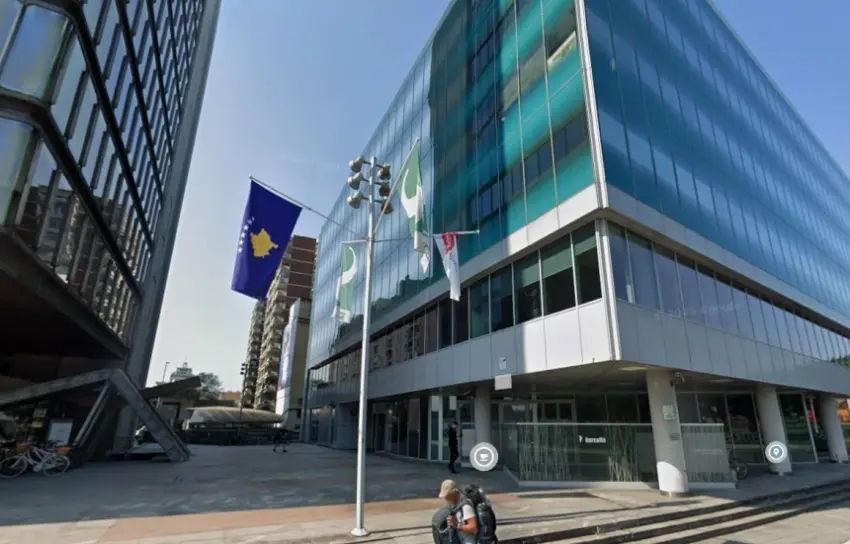 Ministria e Jashtme njofton që kosovarëve u vidhen targat në Slloveni