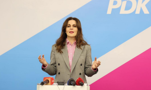 Çitaku- Rozeta Hajdarit: Po ndiqesh për milionat e abuzuara dhe jo politikisht, sepse s’ke asnjë peshë politike e asnjë kontribut