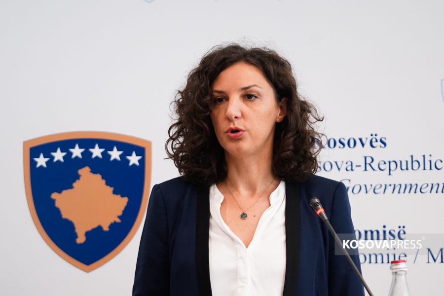 Ministrja Rizvanolli mohon lidhjet me EFT-në: “Nuk ka pasur asnjë kontratë dhe asnjë import energjie nga kjo kompani”
