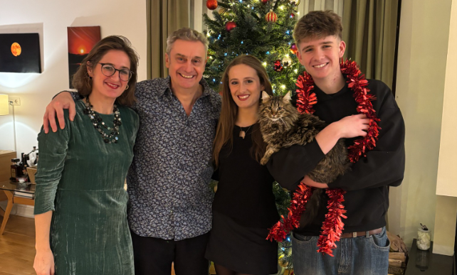 Portret familjar nga ambasadori britanik/ Hargreaves uron Krishtlindjen