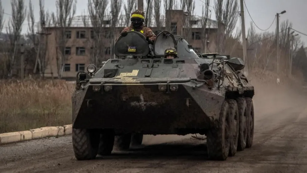 “Do të ruajmë jetën e ushtarëve” – Ukraina humb qytetin lindor të Siverskut