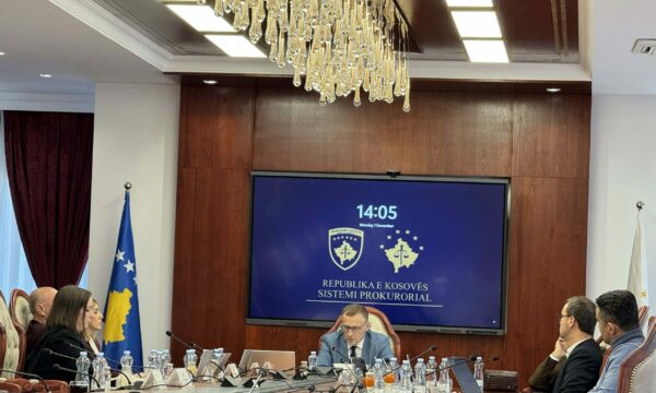 Akuza në KPK, në rend të ditës futet shkarkimi i kryesuesit Hajdaraj, disa anëtarë e lëshojnë mbledhjen