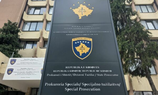 Miliona euro dëm shtetit përmes tokave të shpronësuara, Prokuroria shpjegon rolin e ish-ministrit Fadil Ismajli si ndërmjetësues
