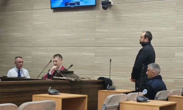 Lubisha Miljkoviq dënohet me 2 vjet burgim dhe 14 mijë euro gjobë për sulm ndaj KFOR-it dhe Policisë