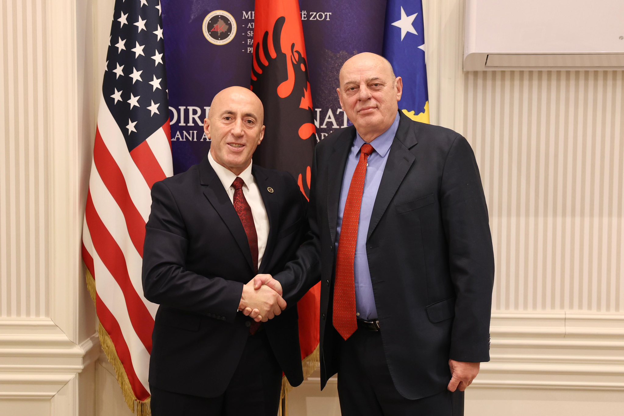Haradinaj e prezanton Agim Çekun si kandidat për deputet: Që në ditët e para ai u vu në krye të luftës së UÇK’së për liri