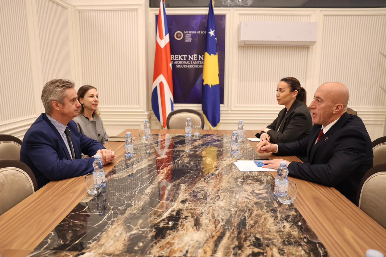 Ambasadori britanik shpreson që institucionet të formohen sa me shpejt që Kosova të angazhohet në dialog