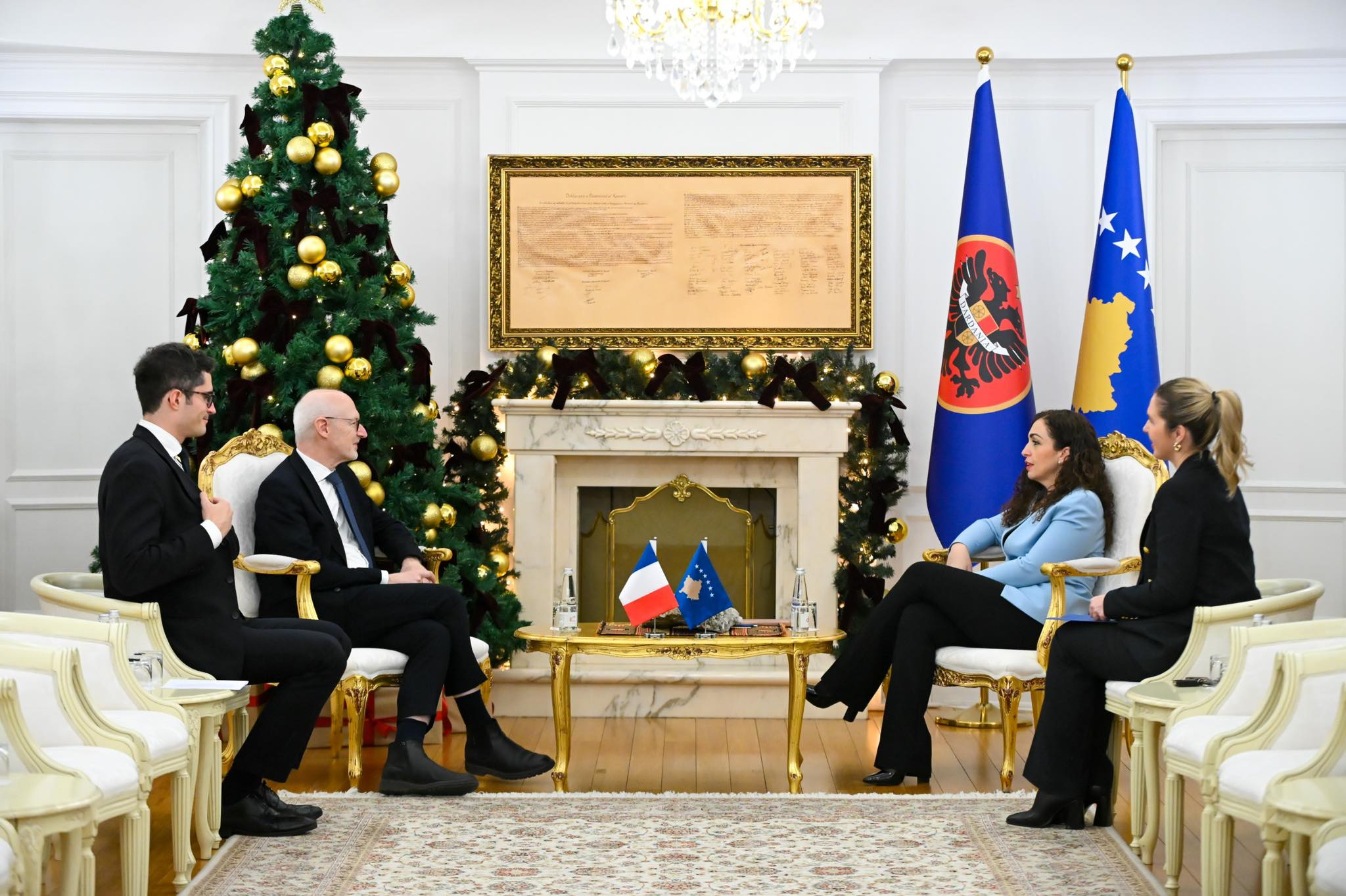 Osmani bisedon me Guerot për marrjen e detyrave nga kryetarët e rinj në Veri, i kërkon heqjen e masave ndaj Kosovës