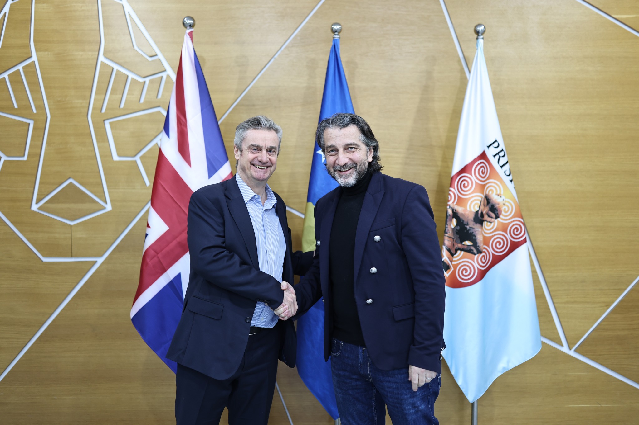 Ambasadori britanik te Rama për t’ia uruar mandatin: Ia paraqita planet për lidhjen e bizneseve britanike me ato kosovare