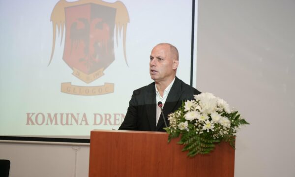 Lladrovci: Qeverisje me ligj, transparencë dhe llogaridhënie