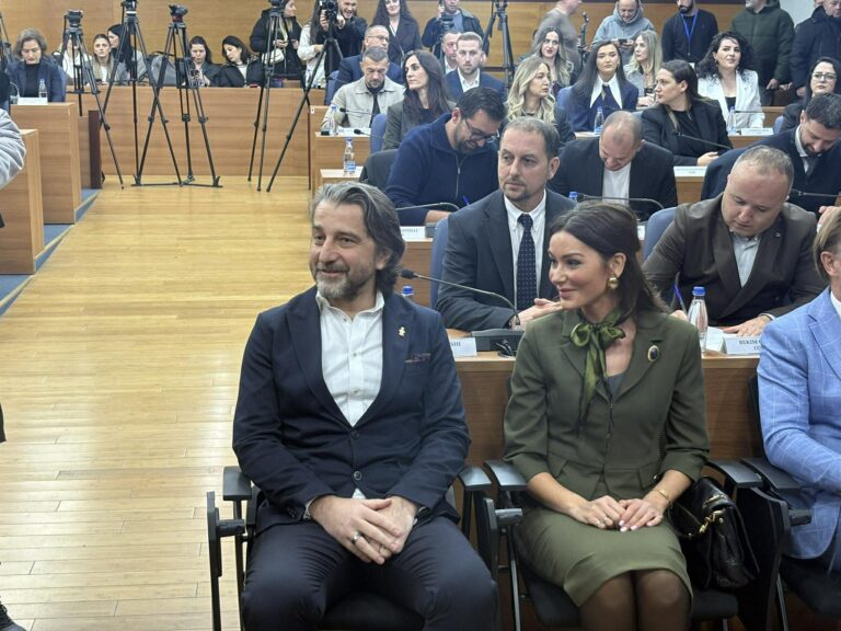 Rama krah bashkëshortes në komunë, e pret betimi për mandatin e dytë