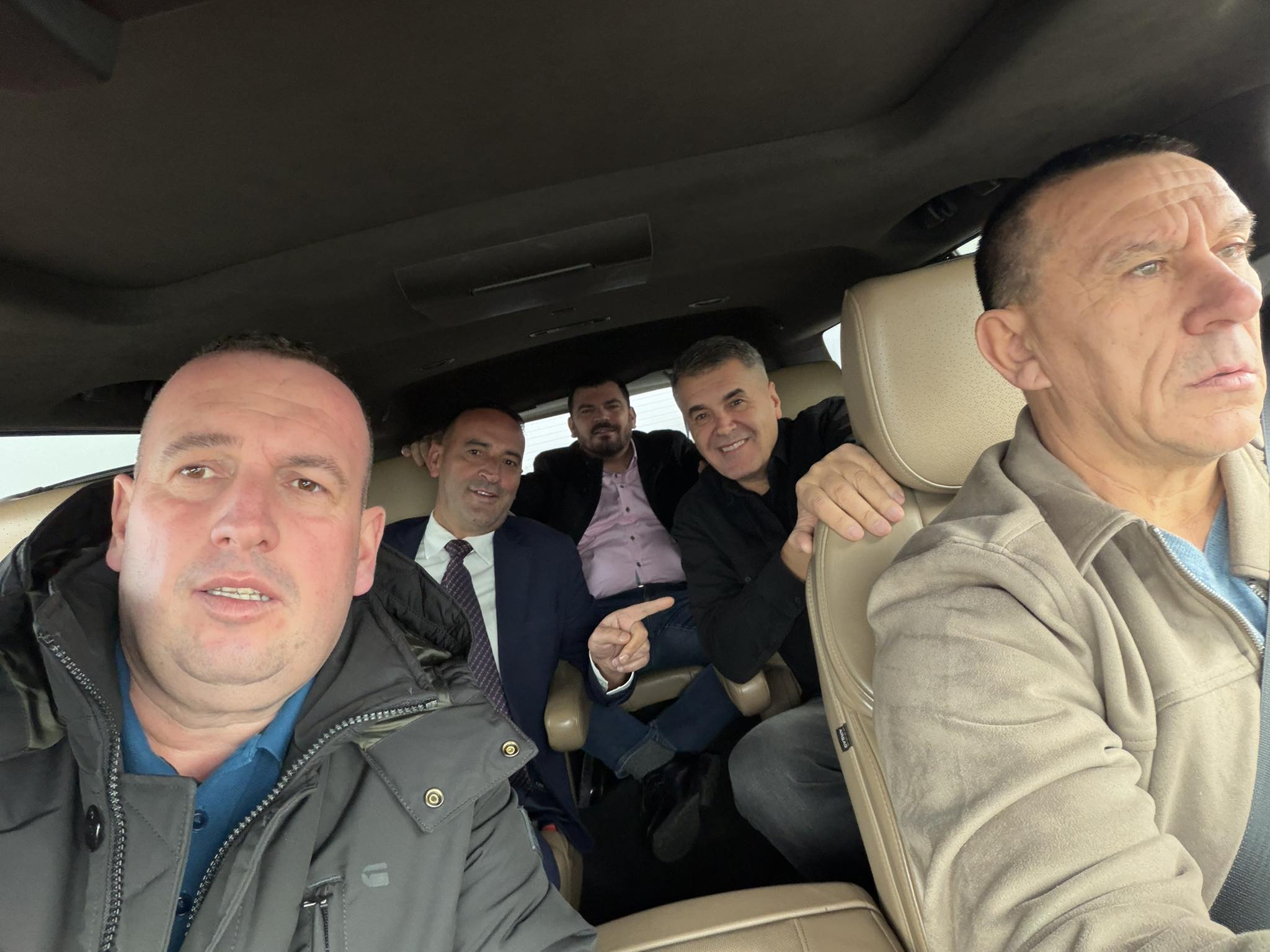 Daut Haradinaj lë fushatën, niset në protestën e Shkupit