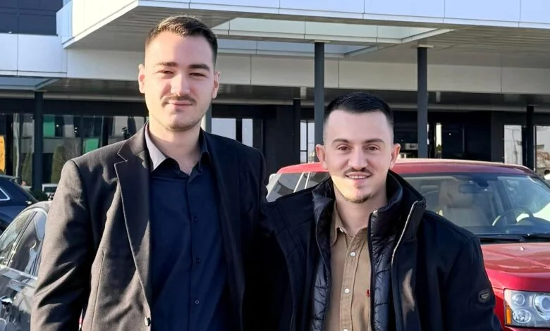 Djali i Kadri Veselit bashkë me djalin e i ish-komandantit të UÇK-së, Gani Imeri: Të lindur nga lufta për liri, të bashkuar në krenarinë për baballarët tanë