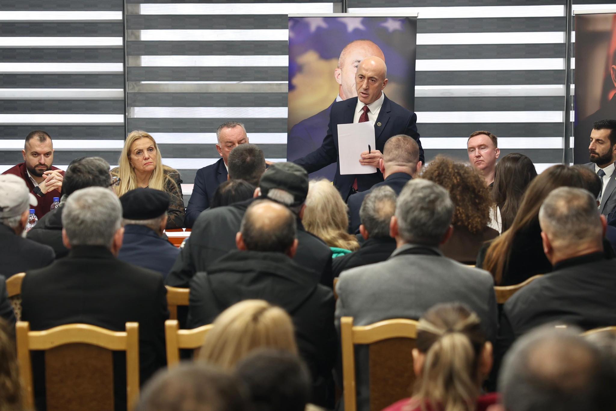 Haradinaj mbledh strukturat e AAK-së në Deçan: duhet të jemi krah këtij populli, krah interesit publik dhe krah vlerave që përfaqësojmë