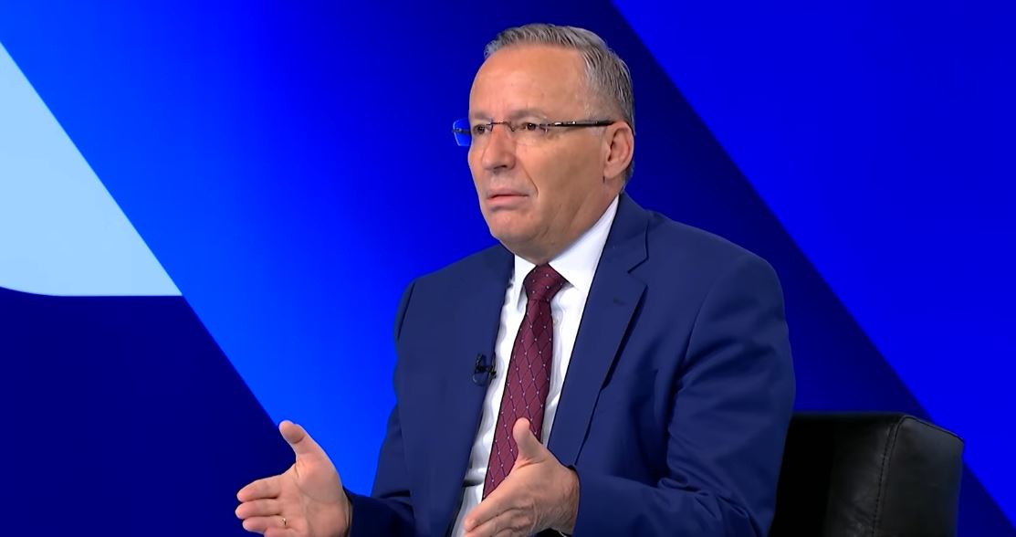Bedri Hamza i gatshëm për përballje televizive me Albin Kurtin “në cilëndo studio”