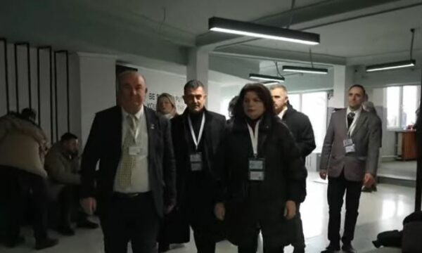 70 vëzhgues nga Zvicra monitorojnë procesin e votimit