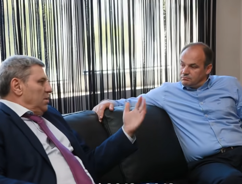 Enver Hoxhaj nëpërmjet AI tregon betejën historike për anëtarësimin e Kosovës në UEFA dhe FIFA