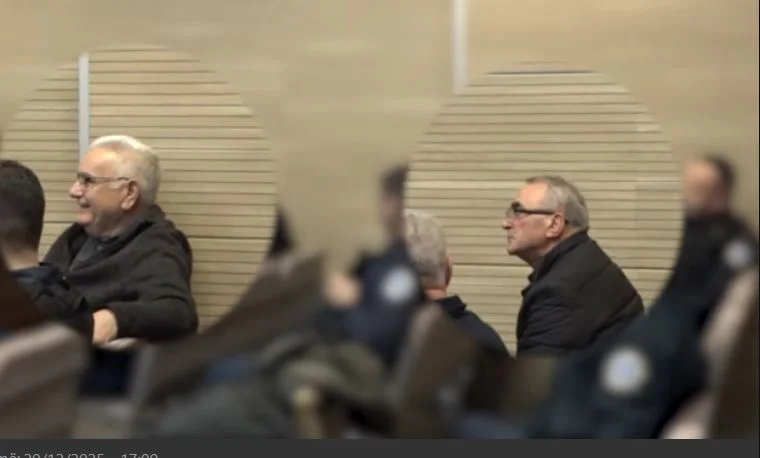 Ish-polici serb i akuzuar për krime lufte provokon shqiptarin: Bëni t’fala te shpia