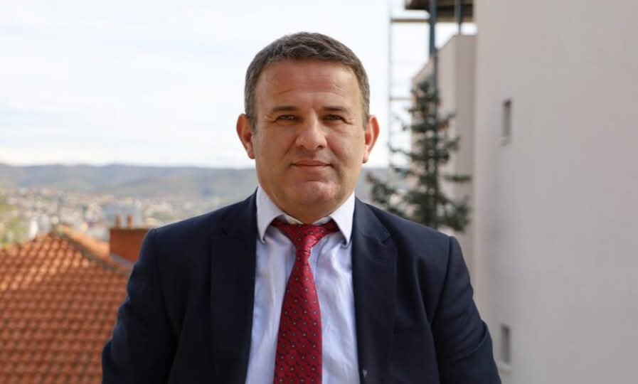 Rikthimi në shtëpi si metaforë e mendimit filozofik