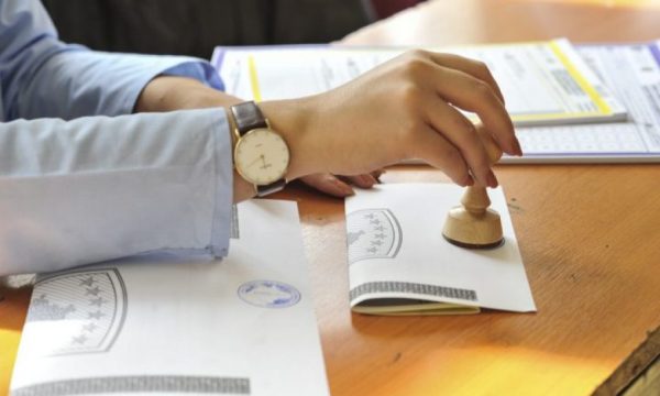 Janë shpërndarë me sukses 93% e pakove me fletëvotime për votimin me postë të diasporës