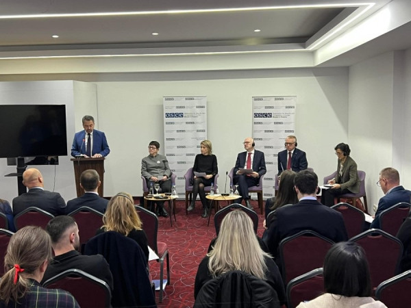 Zgjedhjet e 28 dhjetorit: Vetëm një e treta e kandidatëve për deputetë janë gra