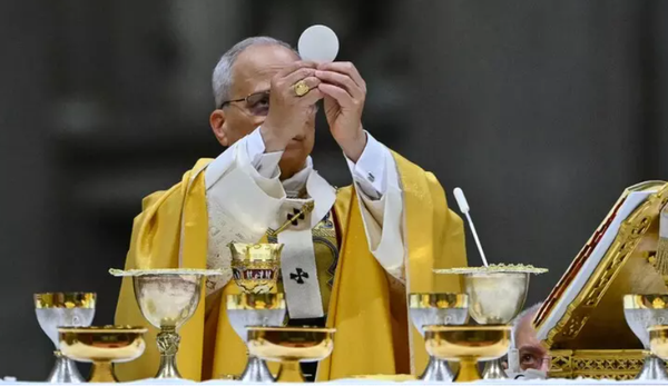 Papa Leo XIV kremton meshën e parë që nga zgjedhja – mesazhi i tij