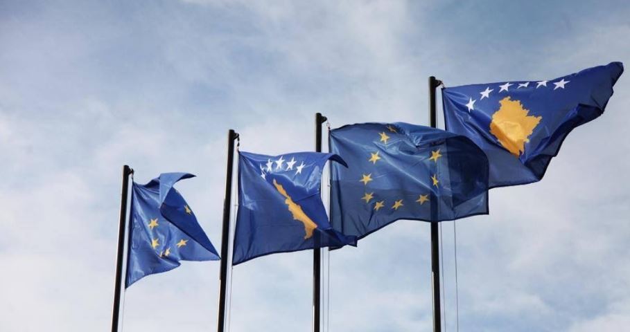 BE-ja nuk do t’i heqë masat ndaj Kosovës as pas transferimit të pushtetit lokal në veri