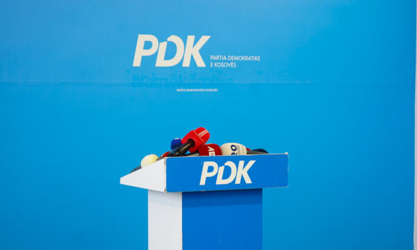Anëtari i PDK-së: Qendrat e votimit përballen me mungesë të energjisë, kërkohet ndërhyrje urgjente