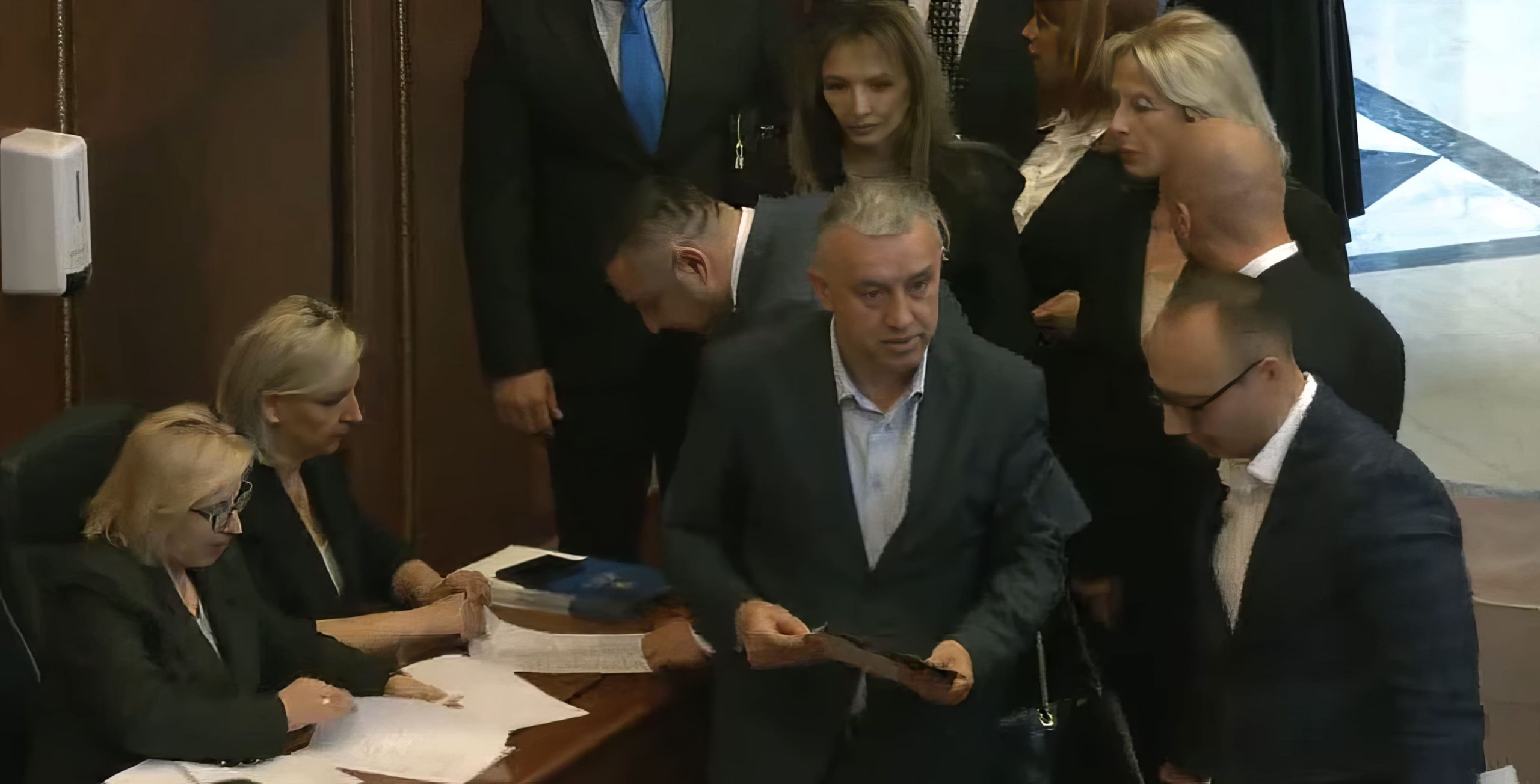 Moscertifikimi i Listës Serbe ushqen narrativën serbe për shkelje të të drejtave