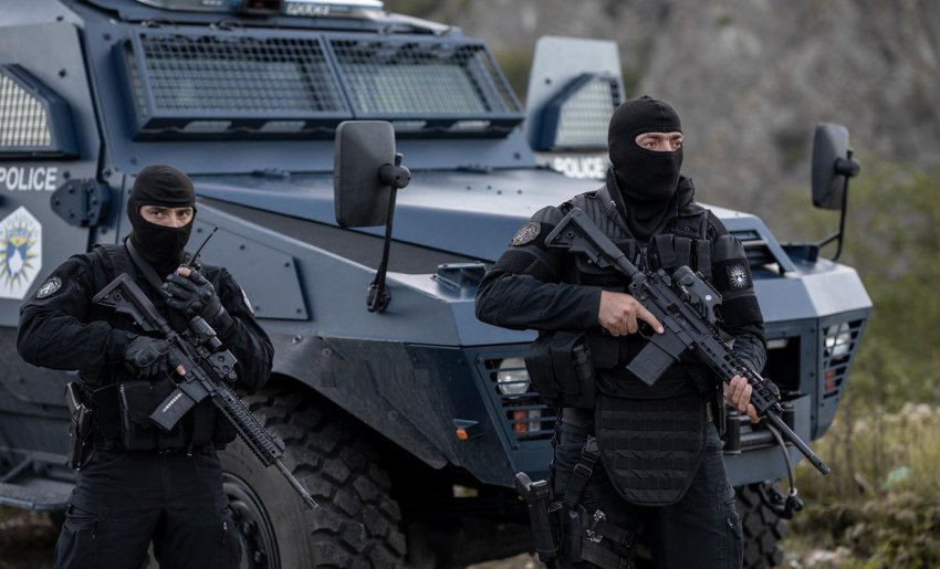 Policia e Kosovës në bashkëpunim me OSBE-në certifikon 18 instruktorë si ekspert për armë zjarri