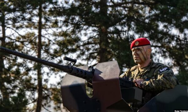 Fabrikë municioni në Kosovë nga viti 2026, çfarë thonë NATO dhe ekspertët e huaj