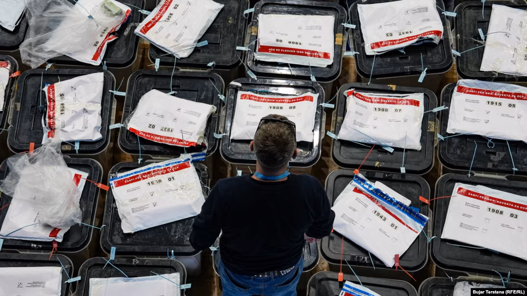 Planifikohej për sot, KQZ tregon se kur fillon votimi me postë për rreth 58 mijë votuesit jashtë Kosovës