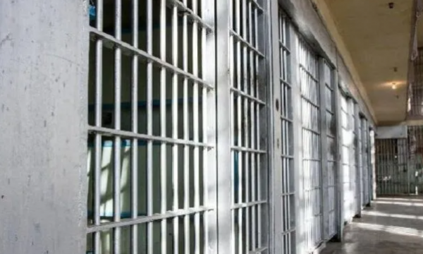 Qeveria shqiptare bën amnisti në fundvit, 300 të burgosur përfitojnë lirinë – 900 të tjerë ulje dënimi