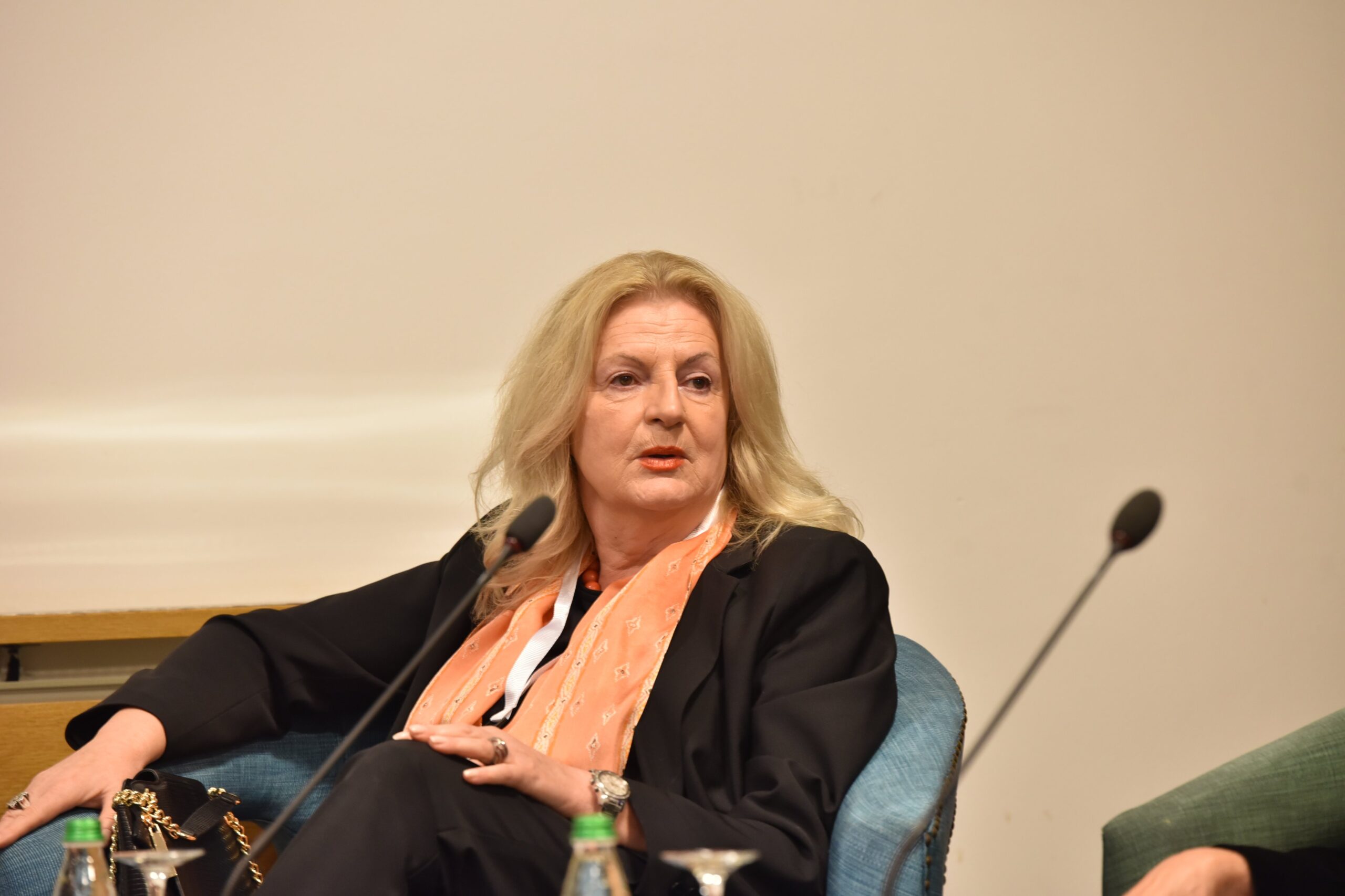 Tahiri: Qeveritë e korruptuara të Kosovës nuk shkojnë në prokurori, në Shqipëri po