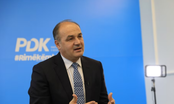 Hoxhaj i reagon Kurtit: Ikje skandaloze nga përgjegjësia politike për Listën Serbe