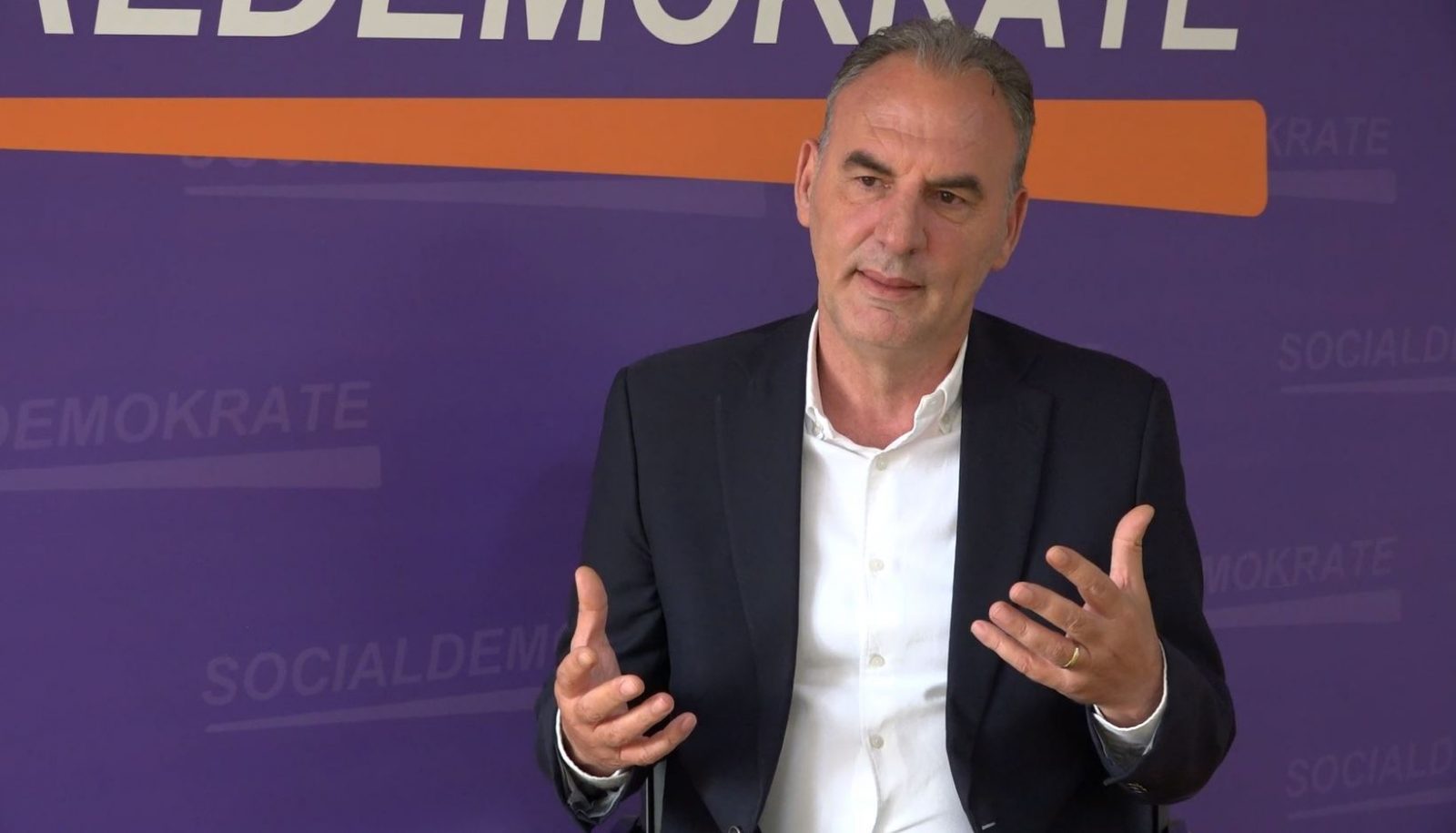 Fatmir Limaj: Të bashkuar e të vendosur, bashkë e çajmë çdo rrethim!